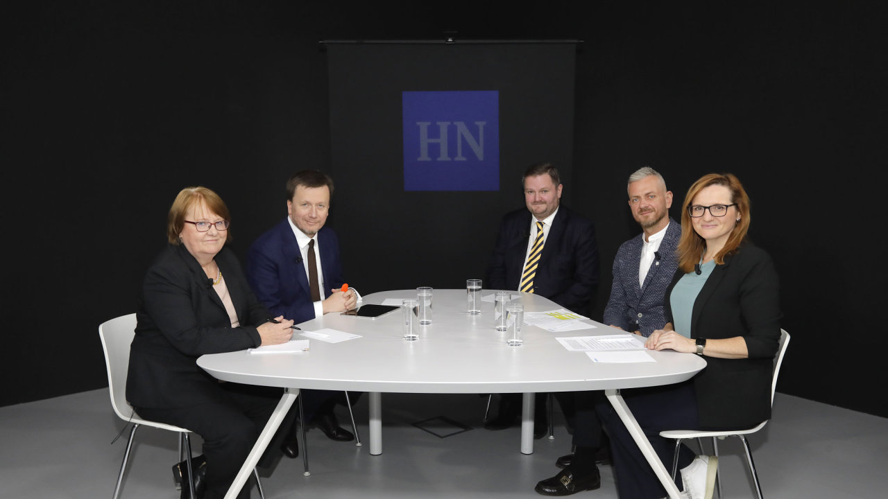 Debata na tma demografie.