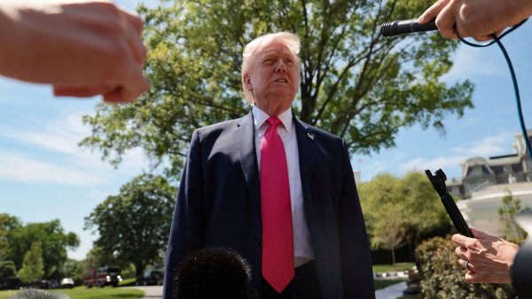 Jako Merkelová za migrační krize. Trump je v Česku rekordně nepopulární, dosavadní zastánce ztrácí v celé Evropě