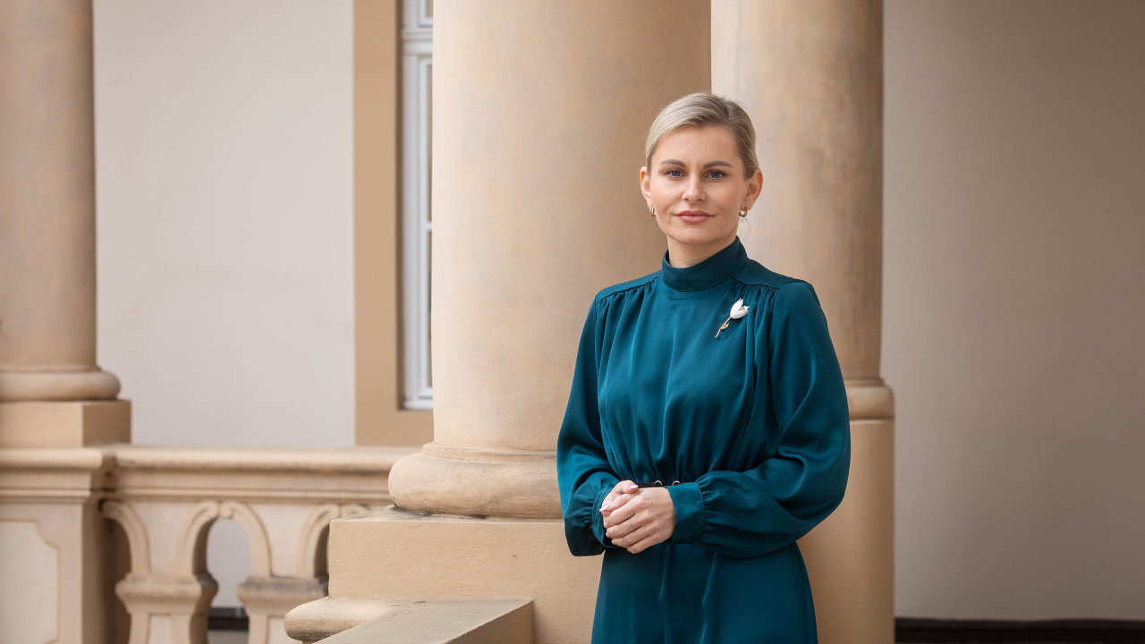 Poslankyn� Ta��na Mal�.