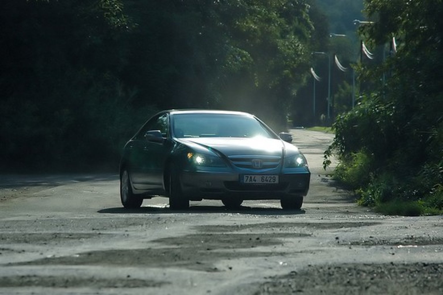 961320343_honda_legend_11_550x367_.jpg