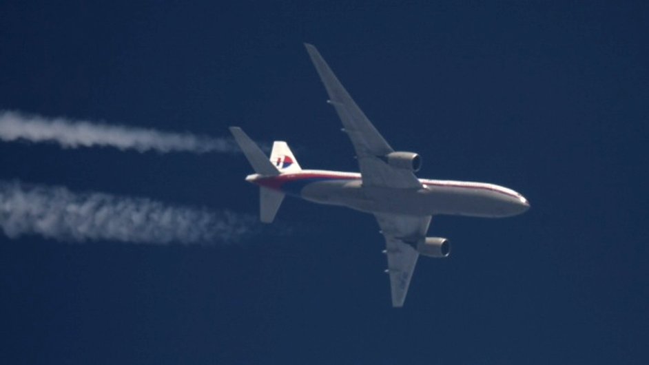 Let MH17 do Kuala Lumpur pi peletu nad Polskem.