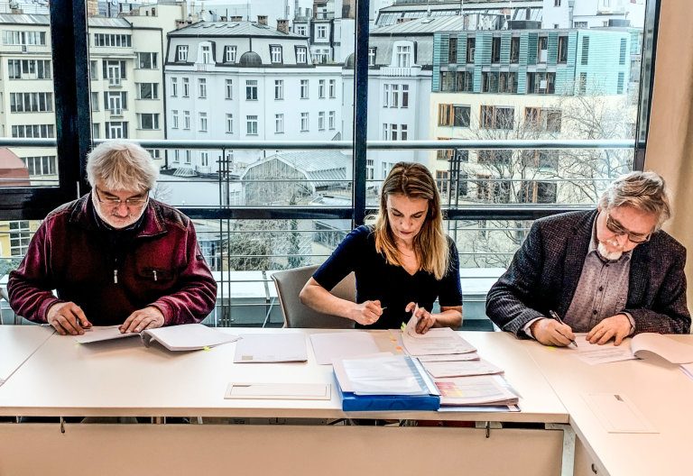 Fotografie z closingu AXIOM PROVIS