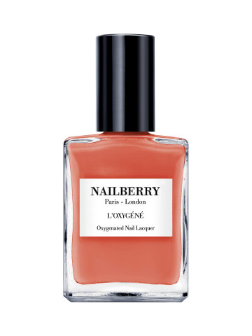Cenami ověnčená řada laků na nehty L’Oxygéné od značky Nailberry má mnoho předností. Lak je dlouhotrvající, s vysokým leskem, bez toxických látek, veganský, netestovaný na zvířatech, a dokonce s halal certifikací. Zkuste nový korálový odstín Jazz Me Up.