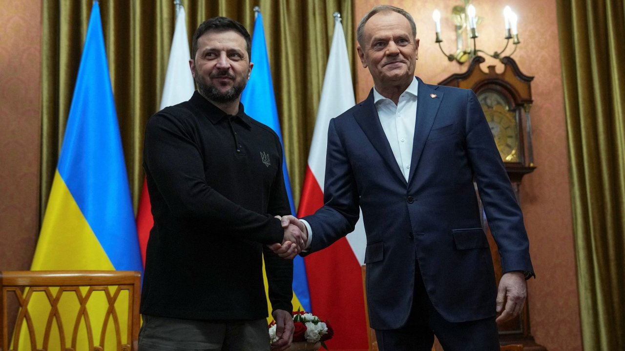 Ukrajinský prezident Volodymyr Zelenskyj a polský premiér Donald Tusk se setkali ve Varšavě.