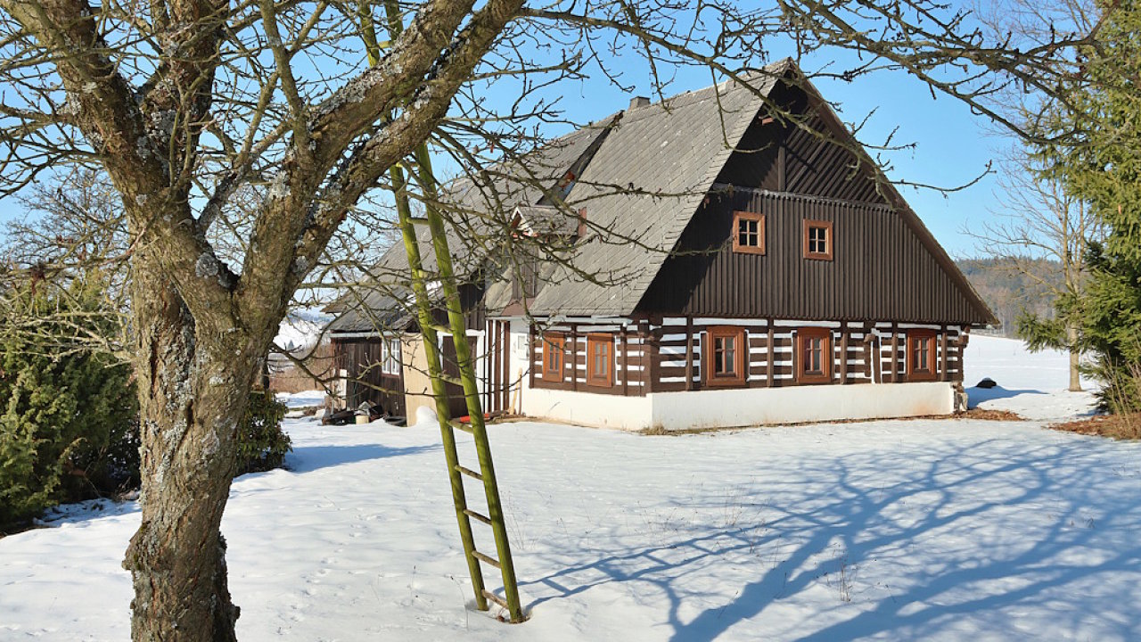 Komer�n� �l�nek