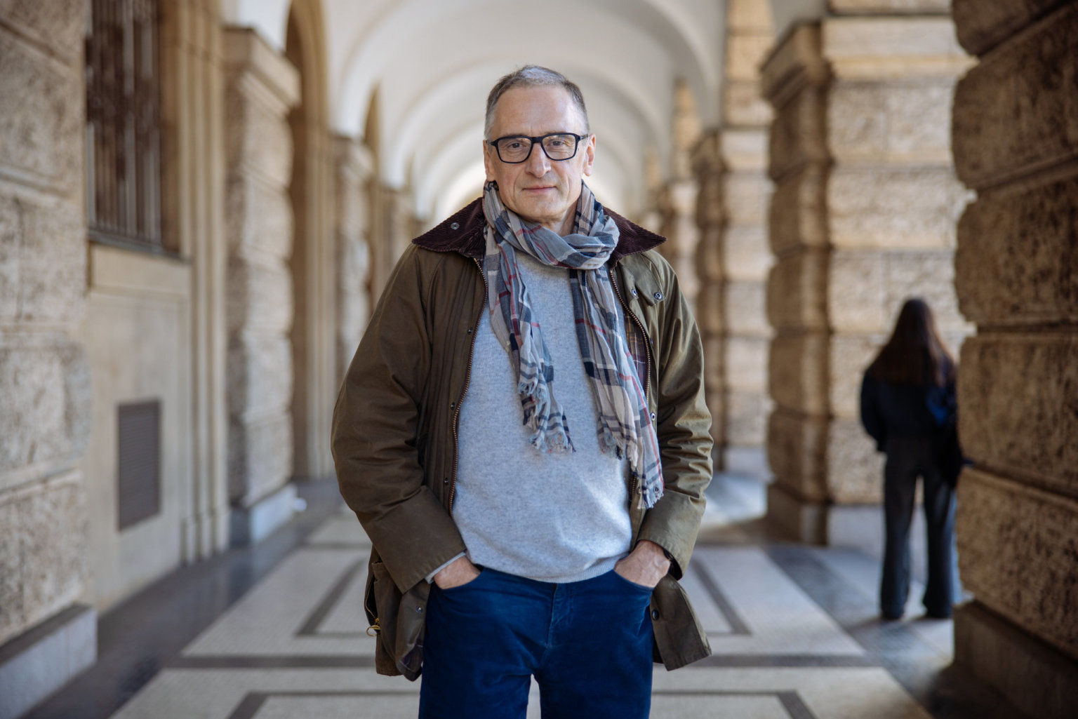 Sergej Medv�d�v, historik, profesor UK, v�kend 083