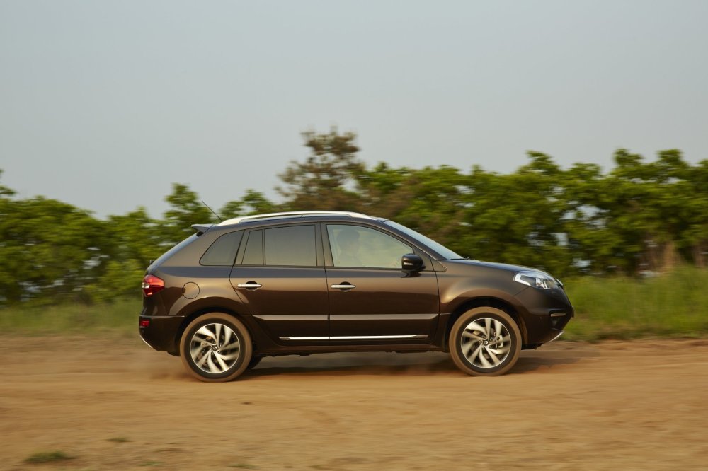 Renault Koleos Stotisícové zdražení neminulo ani SUV od Renaultu. V jeho případě jde o zvýšení ceny o více než 16 procent.