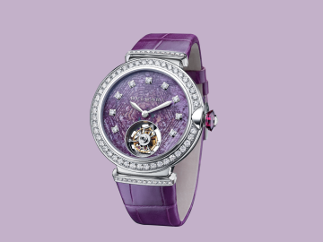 Italský dům BULGARI představil nový model dámských hodinek LVCEA s tourbillonem a pouzdrem z bílého zlata osázeným diamanty a rubínovou korunkou.
