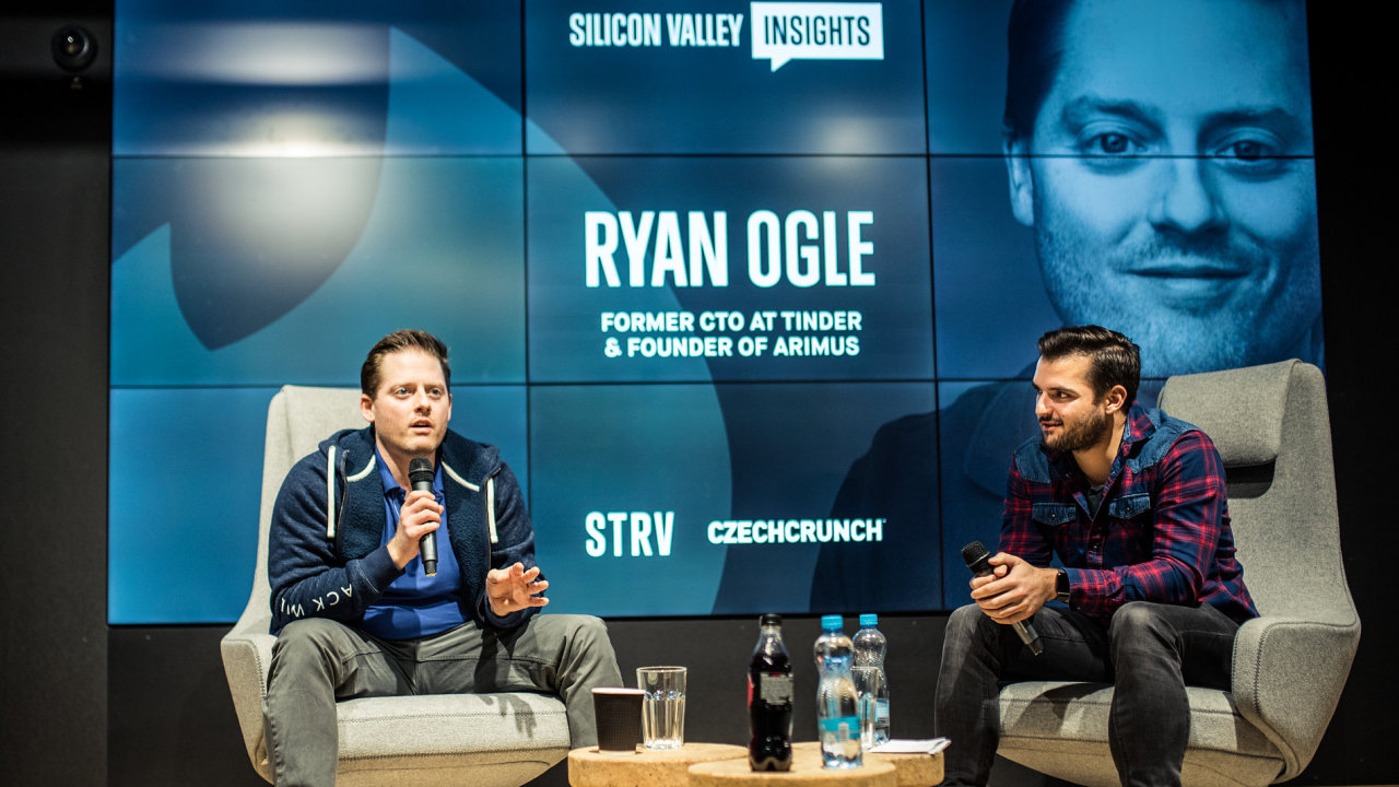 Bývalý technický øeditel seznamky Tinder Ryan Ogle(vlevo)  a spoluzakladatel vývojáøské firmy STRV Lubo Smid.