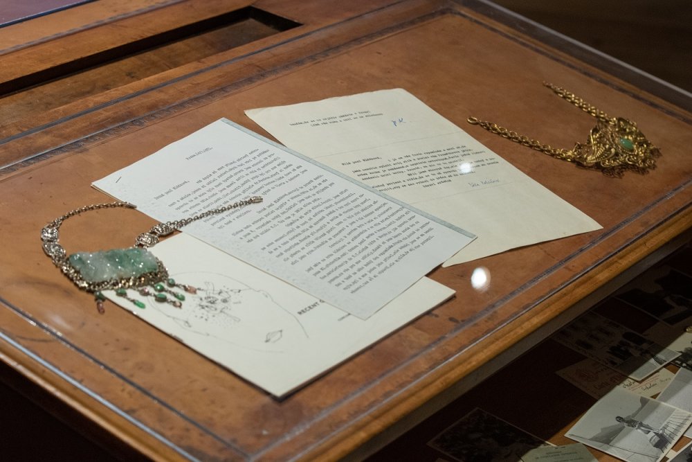 Upřímná, nezdolná, zapálená. Museum Kampa uvádí výstavu věnovanou mecenášce Medě Mládkové