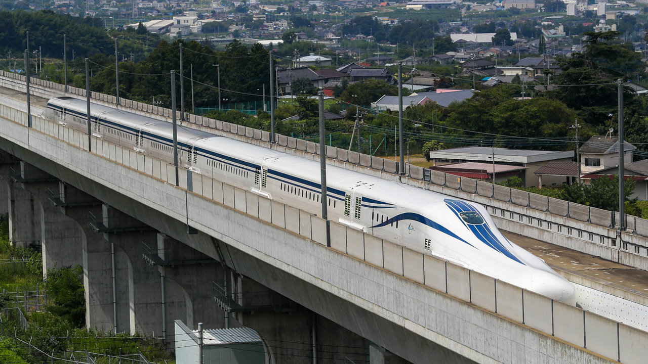 Souprava bude podokonen vstavby trati jezdit mezi msty Tokio asaka.