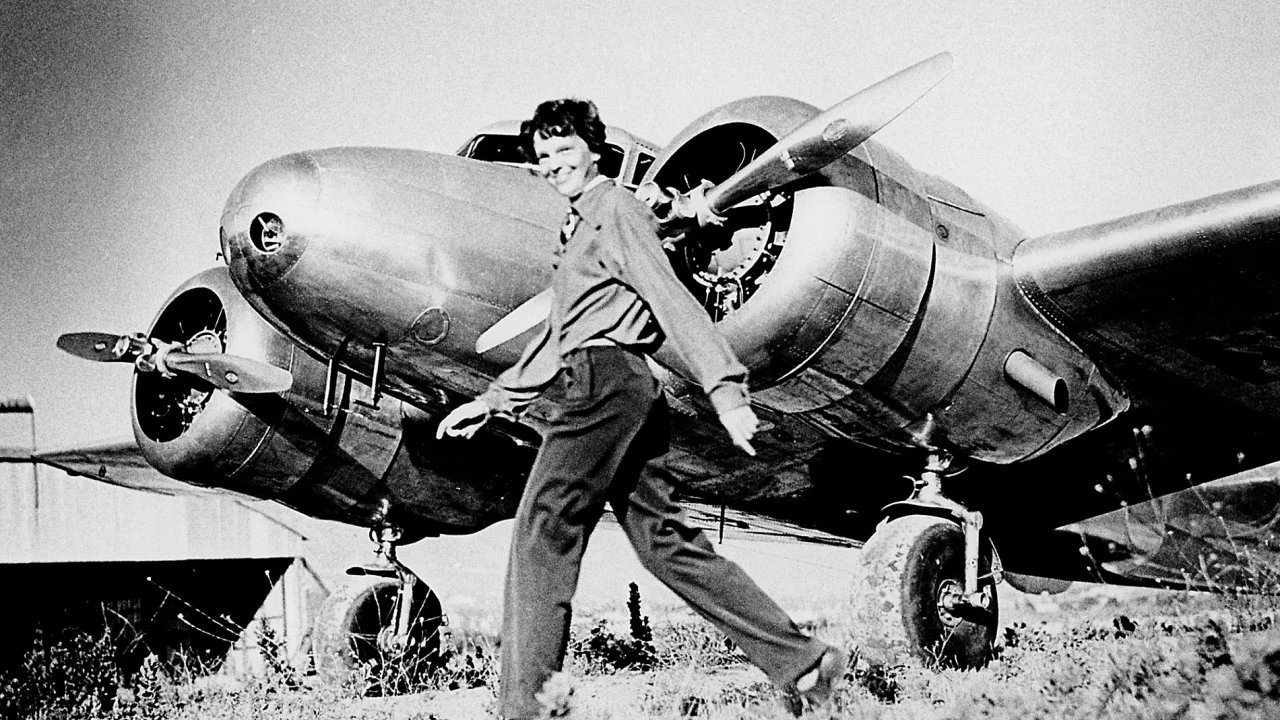 Amlie Earhartov se svm letadlem, 1937