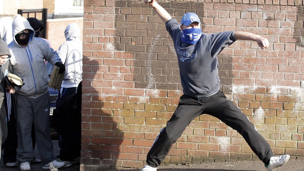Ilustran foto - Nepokoje v Belfastu