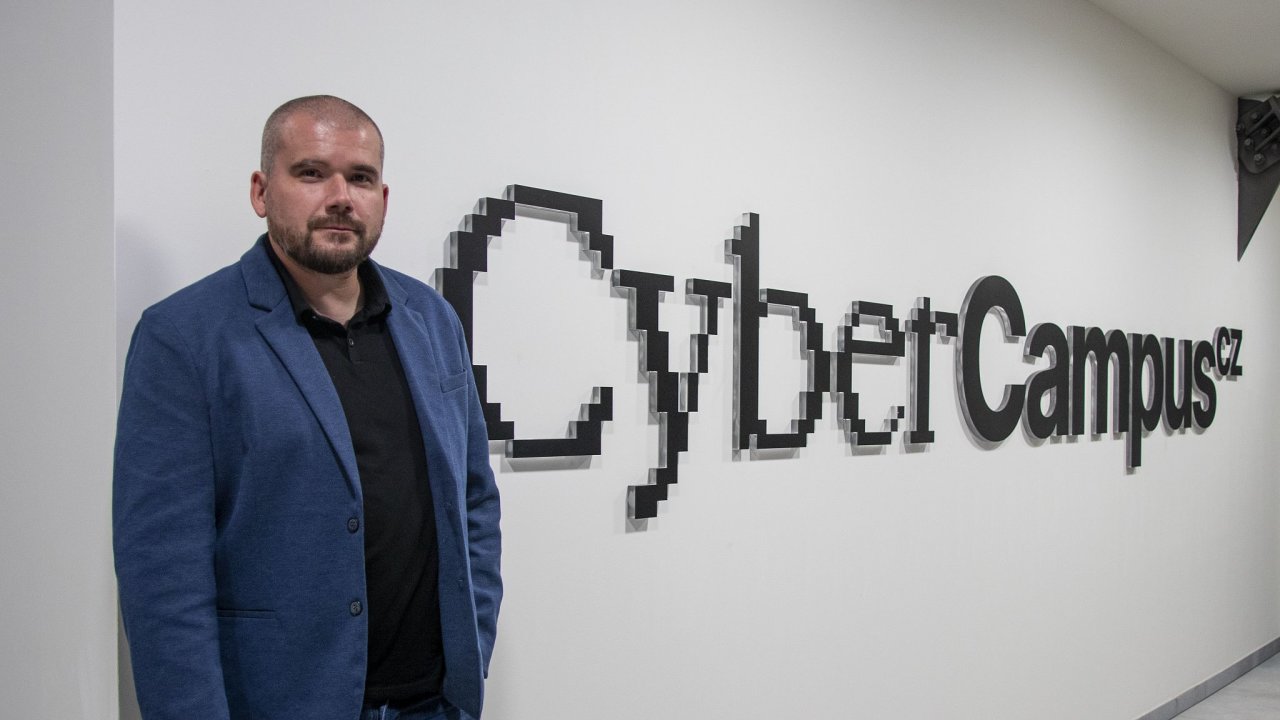 CyberCampus CZ – „Toto je prostor, kde se na jednom místì koncentrují klíèové subjekty v oblasti kybernetické bezpeènosti,“ øíká Tomáš Plesník.