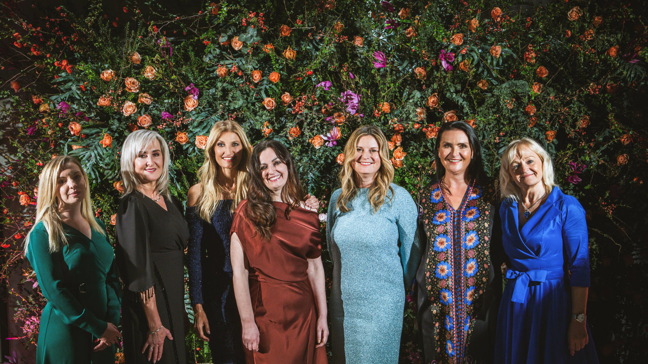 Spole�n� fotka ocen�n�ch TOP �en �eska 2025