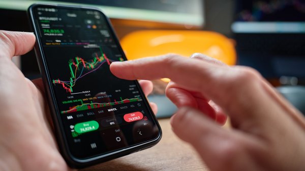 Investov�n� je dnes jednodu��� ne� d��v. K n�kupu akci� nebo ETF fond� sta��...