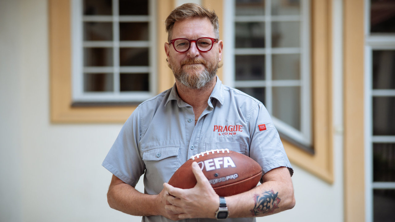 Mason Parker, majitel a ��f t�mu americk�ho fotbalu Prague Lions.