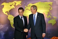 Sttnci George Bush a Nicolas Sarkozy na summitu G20