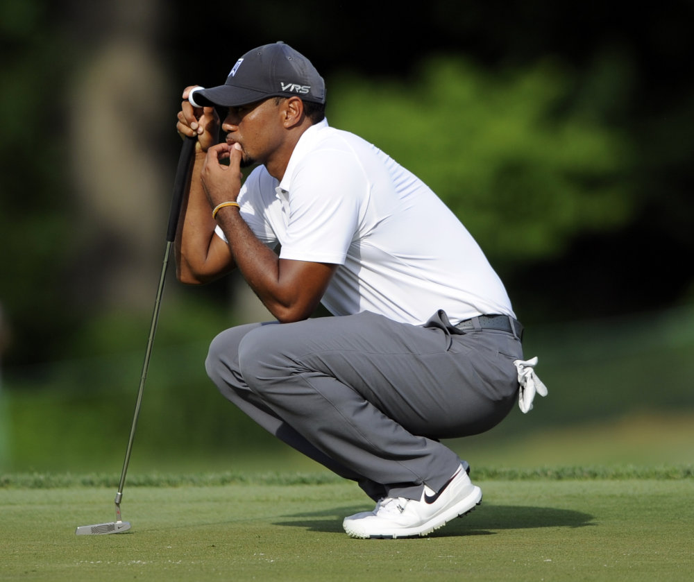 Tiger Wood při prvním návratu na golfové hřiště po operaci zad