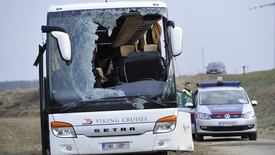 Nehoda eskho autobusu 22. bezna u dolnorakouskho Mistelbachu.