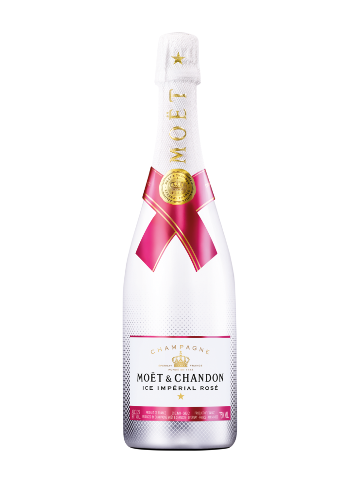 Šampaňské od Moët & Chandon Přivítejte léto se sklenkou šampaňského. To od Moët & Chandon představuje první růžové šampaňské v historii vytvořené tak, aby jeho chuť maximálně vynikla na ledu.
Cena 1710 Kč.