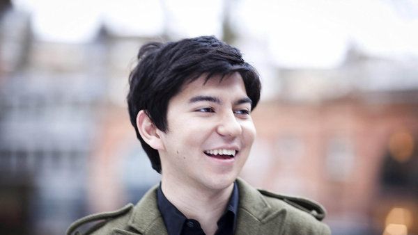 Behzod Abduraimov před dvěma lety natočil Prokofjevovy a Čajkovského klavírní koncerty s italským orchestrem řízeným slovenským rodákem Jurajem Valčuhou. Behzod Abduraimov před dvěma lety natočil Prokofjevovy a Čajkovského klavírní koncerty s italským orchestrem řízeným slovenským rodákem Jurajem Valčuhou.