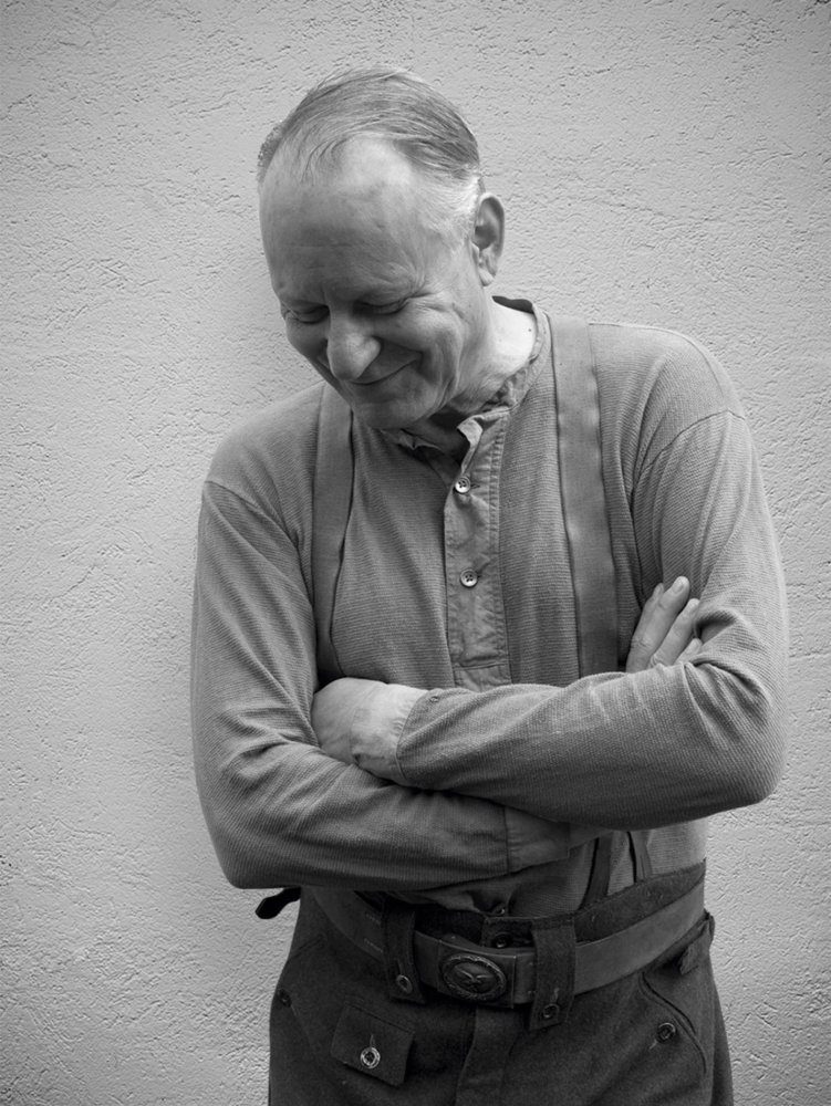 Známý švédský herec Stellan Skarsgård o natáčení v Česku, výchově svých sedmi synů a tom, proč chce mermomocí mluvit, byť by v rámci této rubriky měl vlastně mlčet.