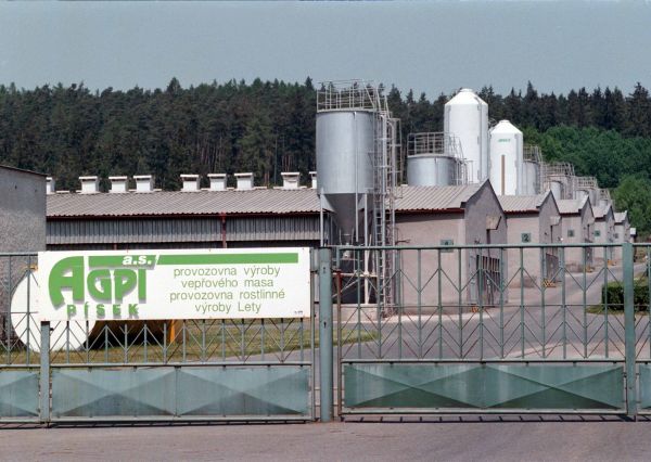 Vep�&iacute;n v Letech p�evezme st&aacute;t. Chov prasat tam do jara skon�&iacute;.