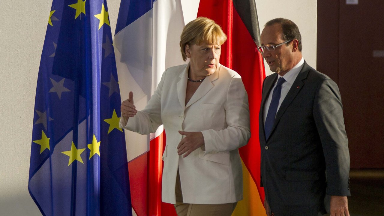 Nmeck kanclka Angela Merkelov a francouzsk prezident Francois Hollande v Berln.