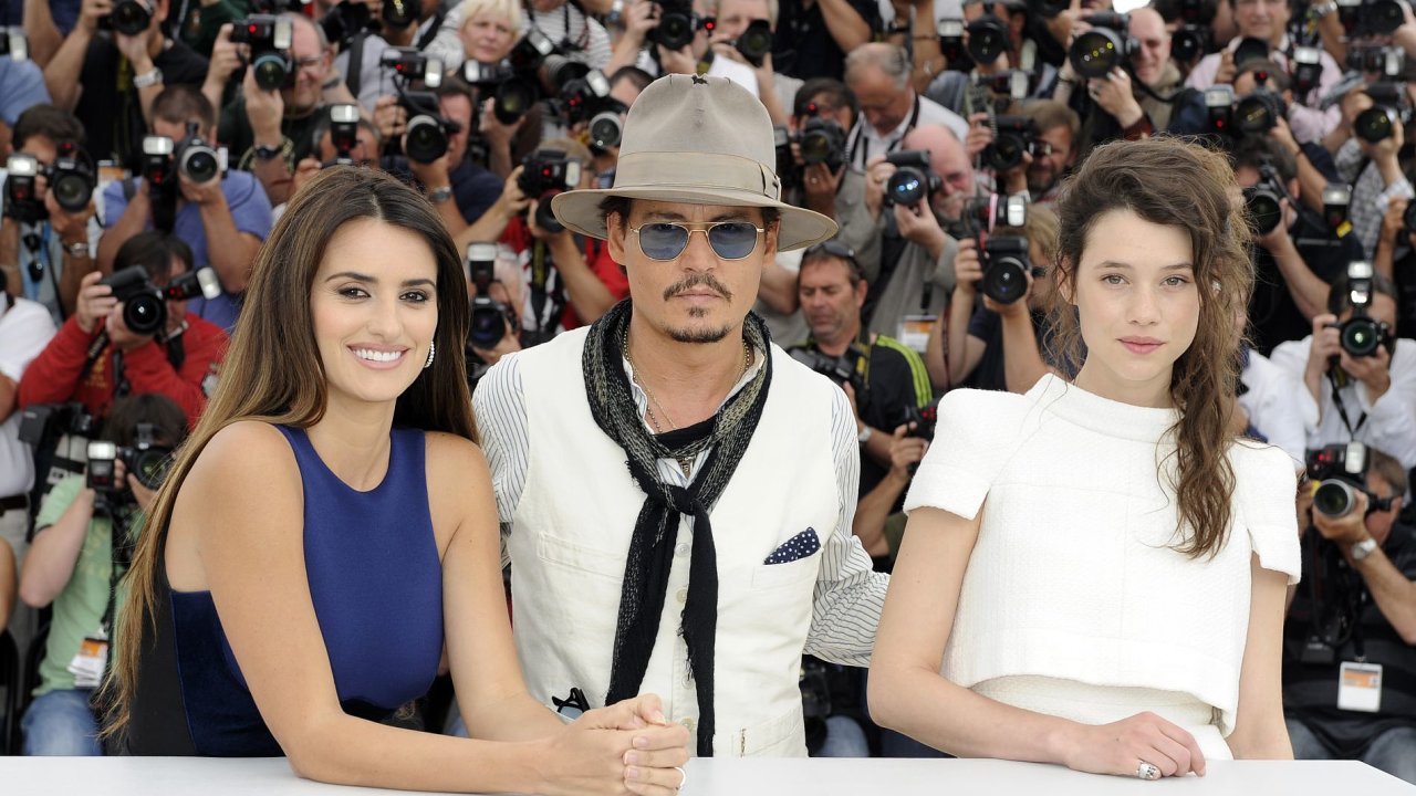 Herci Penelope Cruzov, Johnny Depp a Astrid Berges-Frisbeyov pijeli do Cannes pedstavit tvrt pokraovn Pirt z Karibiku