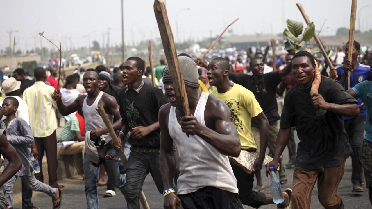 Demonstrace proti deregulaci cen ropy v Nigrii