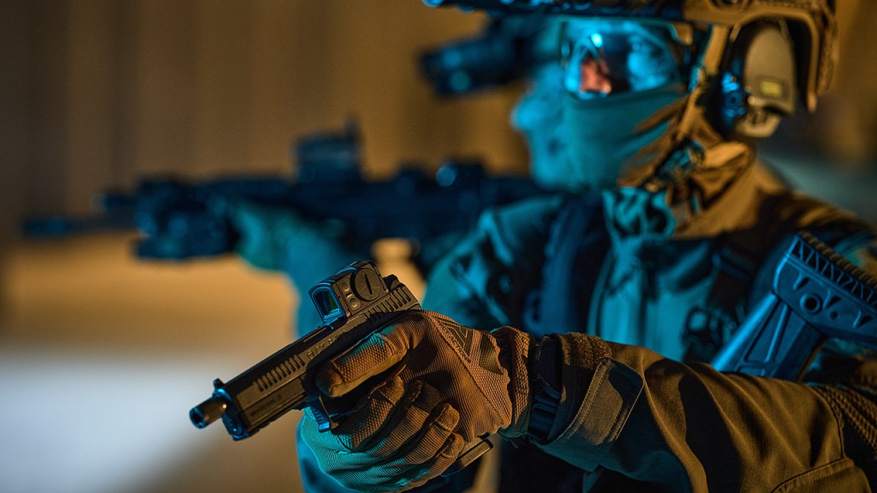 Policist se pohybuj astji vemstech, vblzkosti civilist, take poadovan dostel me bt krat amn se itaktika.