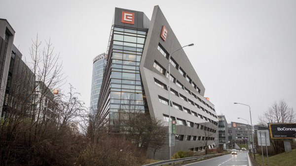 Nové detaily kolem rozsáhlé razie v kancelářích ČEZ a dalších velkých firem. Má jít o to, jak se rozdělí balík 75 miliard korun