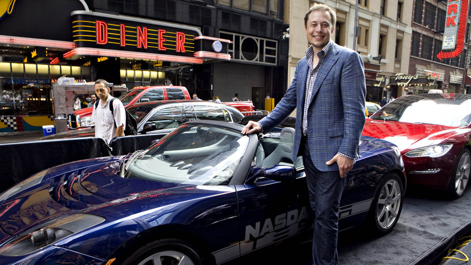 Miliard Elon Musk po autech a raketch pichz s konceptem hromadn dopravy.