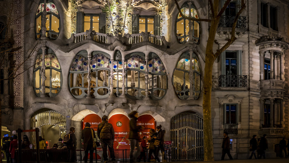 Secesn dm Casa Batll v Barcelon je jednm z mistrovskch dl slavnho architekta Antoniho Gaudho.