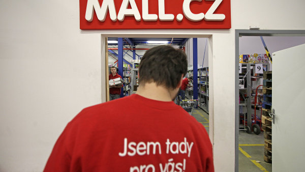 Velkosklad e-shopu Mall.cz. Firmu ovládl investiční fond Rockaway Capital.