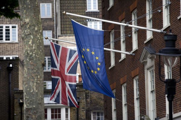 Vlajka Britnie a Evropsk unie, brexit, ilustran foto