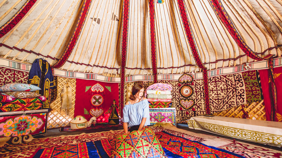 Pokud vyrazte do kazachstnskho kaonu aryn, mete se ubytovat teba v jedn z jurt.