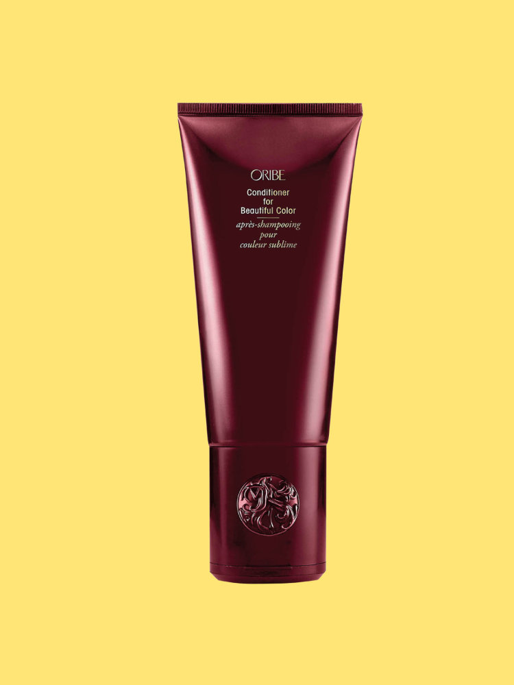 Kondicionér značky ORIBE Toužebně očekávaná značka ORIBE konečně dorazila do Čech. Po létě si určitě pořiďte řadu Beautiful Color, která navrátí účesu luxusní lesk.
Cena 1295 Kč (šampon), 1345 Kč (kondicionér), 1895 Kč (maska).