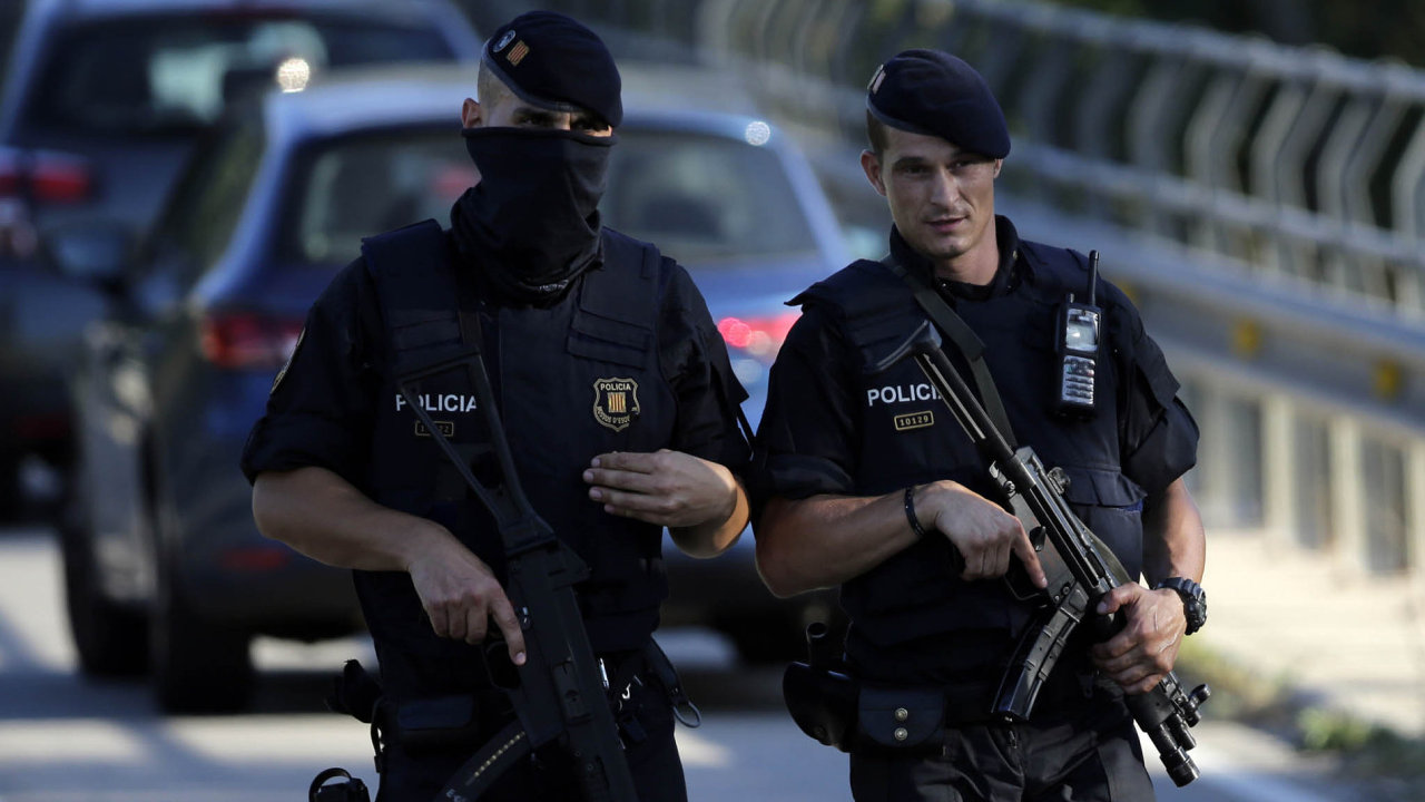 Zsah vSubirats. Katalnsk policie dopadla poslednho hledanho teroristu vpondl nedalekoBarcelony.
