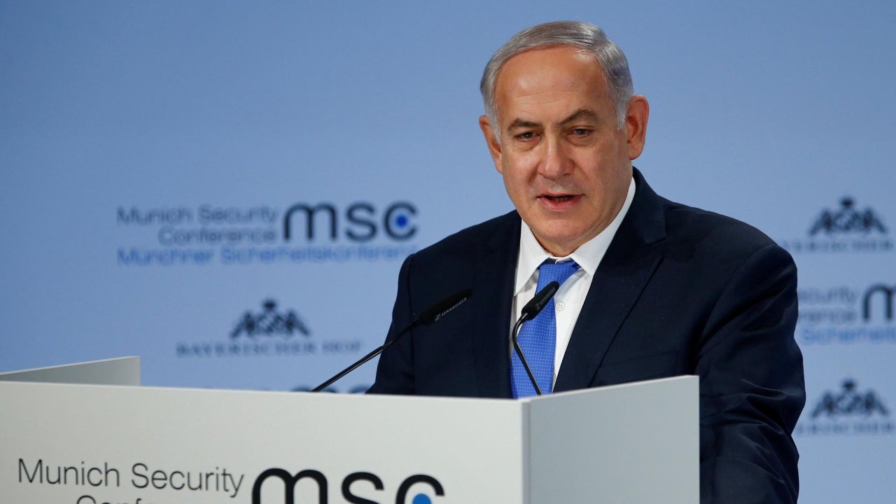 Premir Izraele Benjamin Netanjahu oste zatoil na Mnichovsk konferenci na rn avaroval ho, aby nezkouel odhodlanost idovskho sttu chrnit vlastn bezpenost.