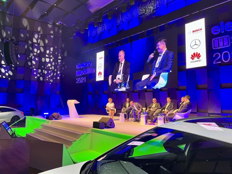 Ředitelé českých zastoupení automobilek Hyundai, Kia, Porsche ČR a Škoda Auto diskutovali o trendech v elektromobilitě.