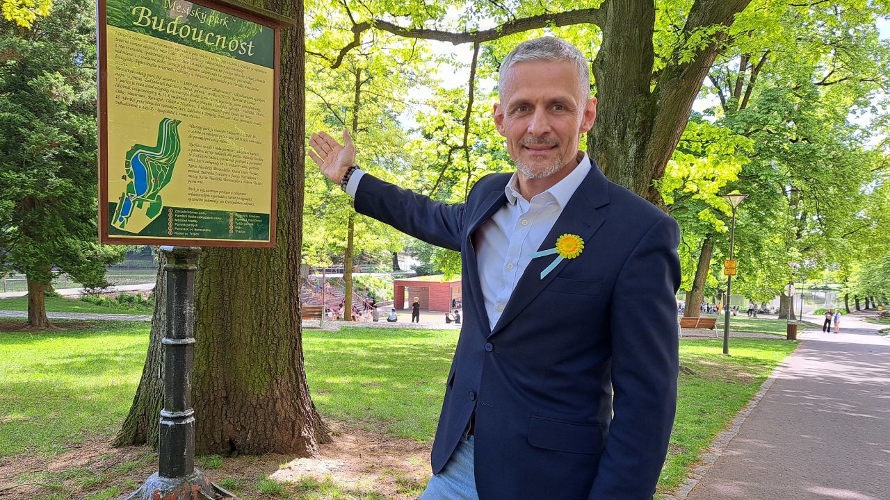 V centru Havlkova Brodu je 25 hektar velk park Budoucnost zaloen ji v roce 1889. Podle starosty Zbyka Stejskala (na snmku) je dodnes chloubou msta.