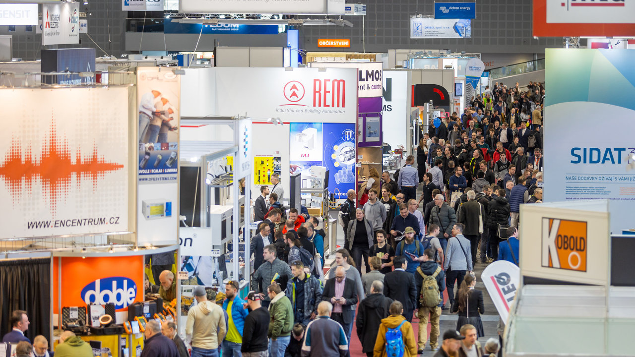 Setk�n� odborn�k� Lo�sk� ro�n�k veletrhu Amper nav�t�vilo 26�tis�c lid�, kter�m se p�edstavilo 440�vystavovatel� z�25 zem�.�