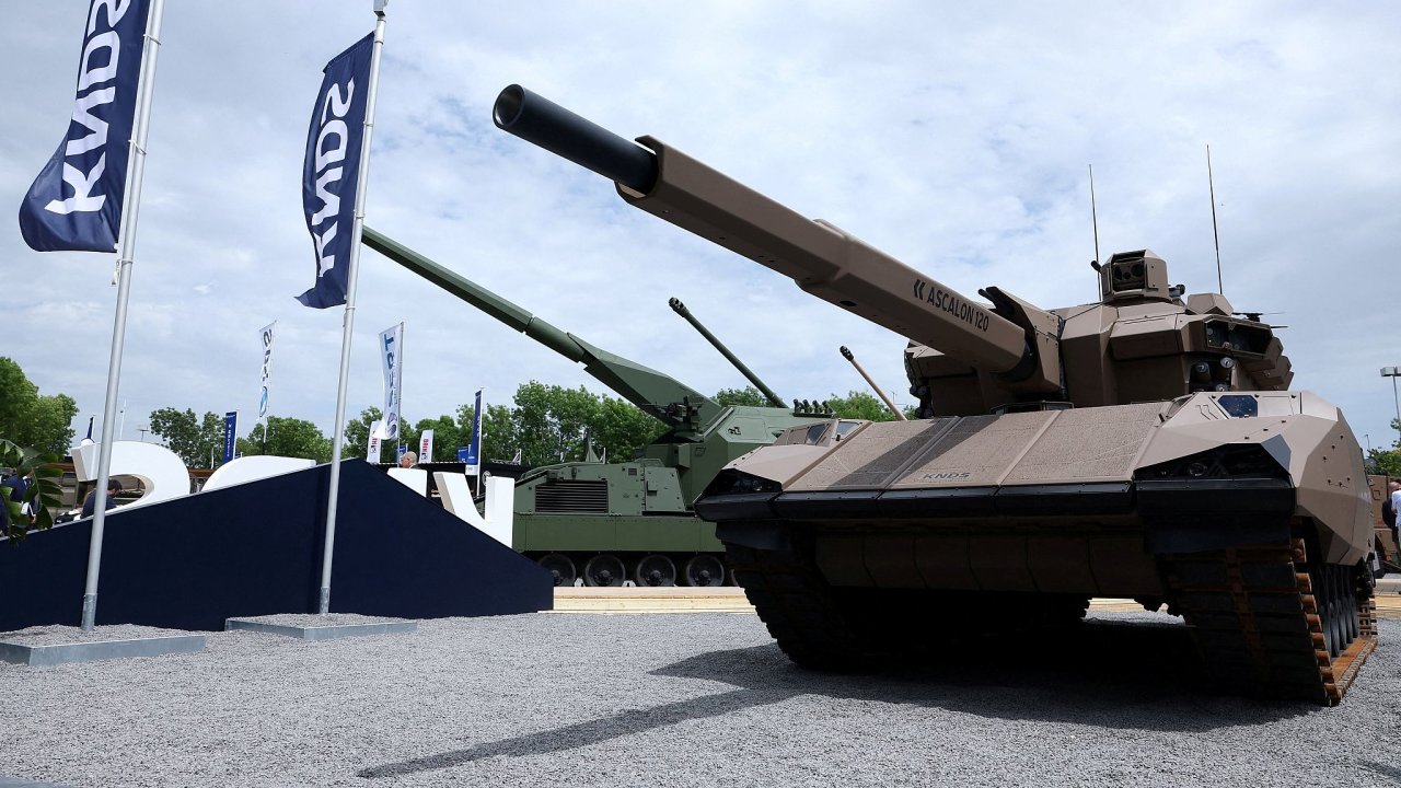 Nov� hlavn� bojov� tank CAPINT z d�lny KNDS.