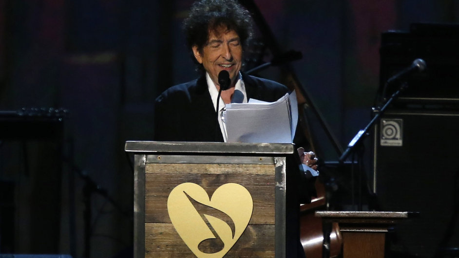 Americk psnik Bob Dylan letos v noru pevzal cenu MusiCares v Los Angeles.