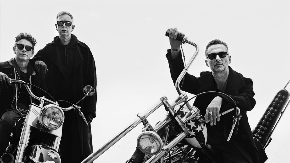 Na snmku slavnho fotografa Antona Corbijna jsou lenov skupiny Depeche Mode.