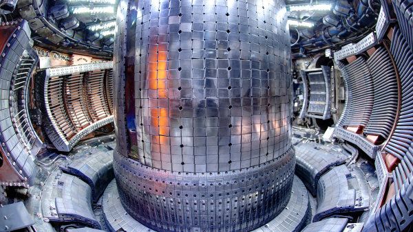 Rekord fúzního reaktoru piblíil vznik nevyerpatelného zdroje energie, cíl je ale stále desítky let vzdálený