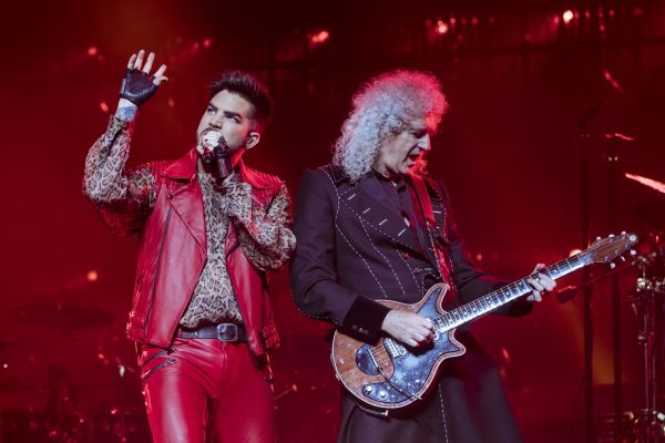 Snímek z koncertu Queen.