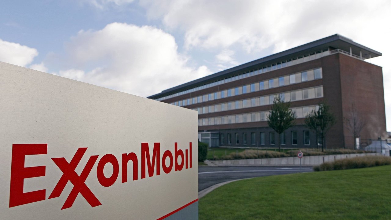 Trn kapitalizace firmy Exxon Mobil kles kvli ni cen ropy